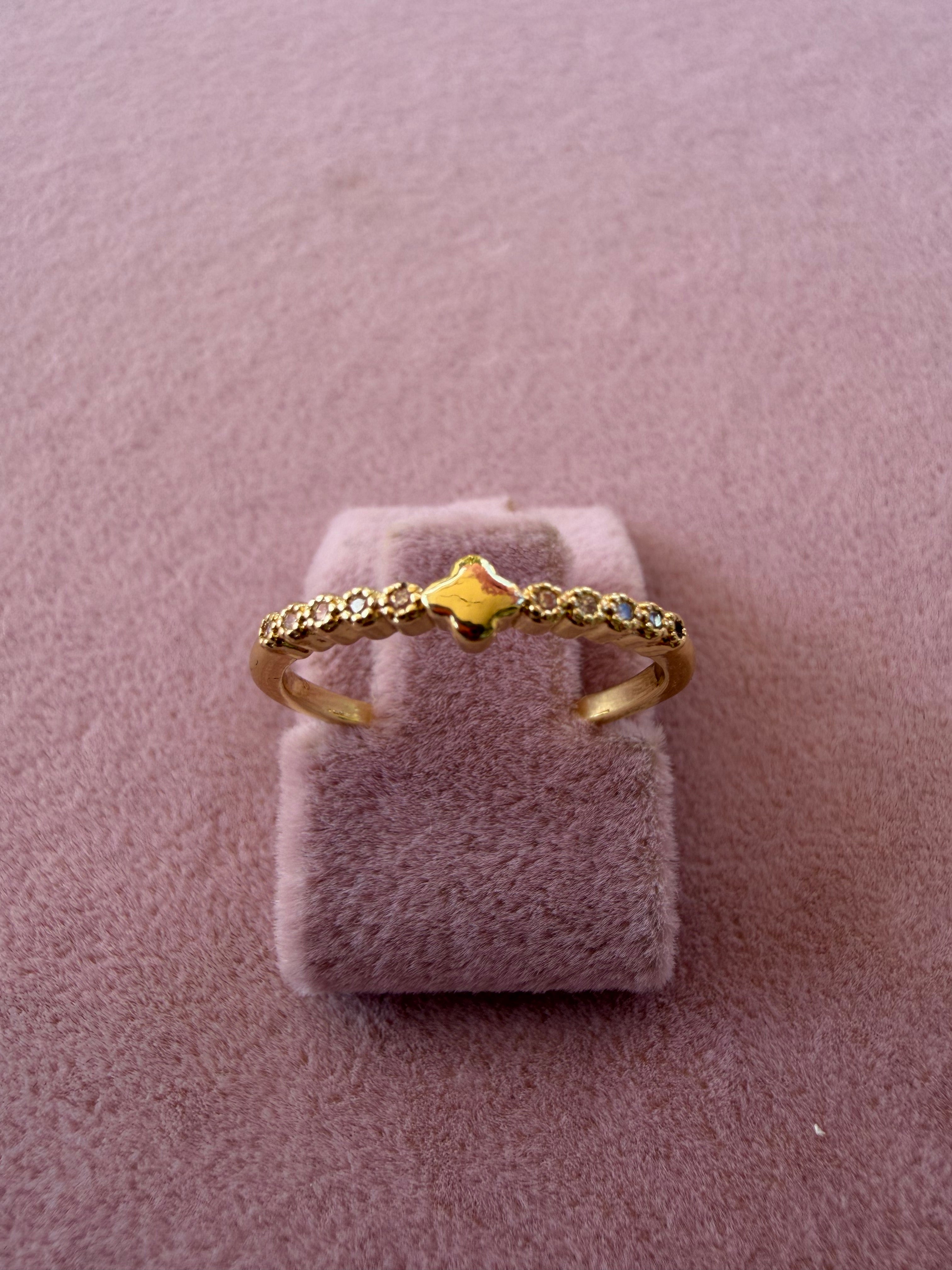 Golden Clover Sparkle Ring