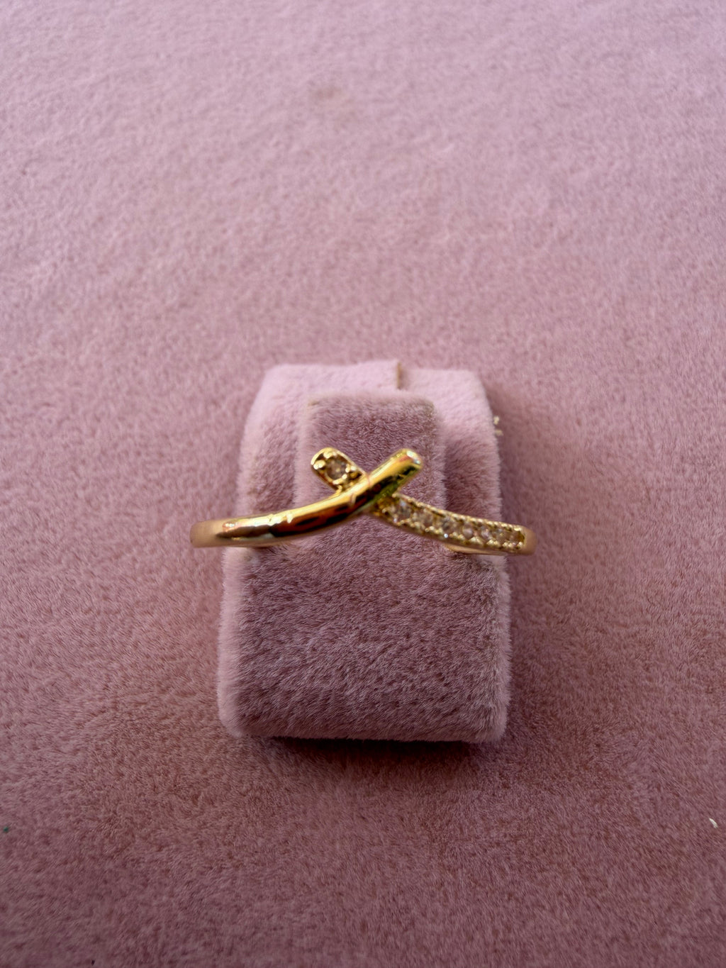 Golden Crossline Zircon Ring