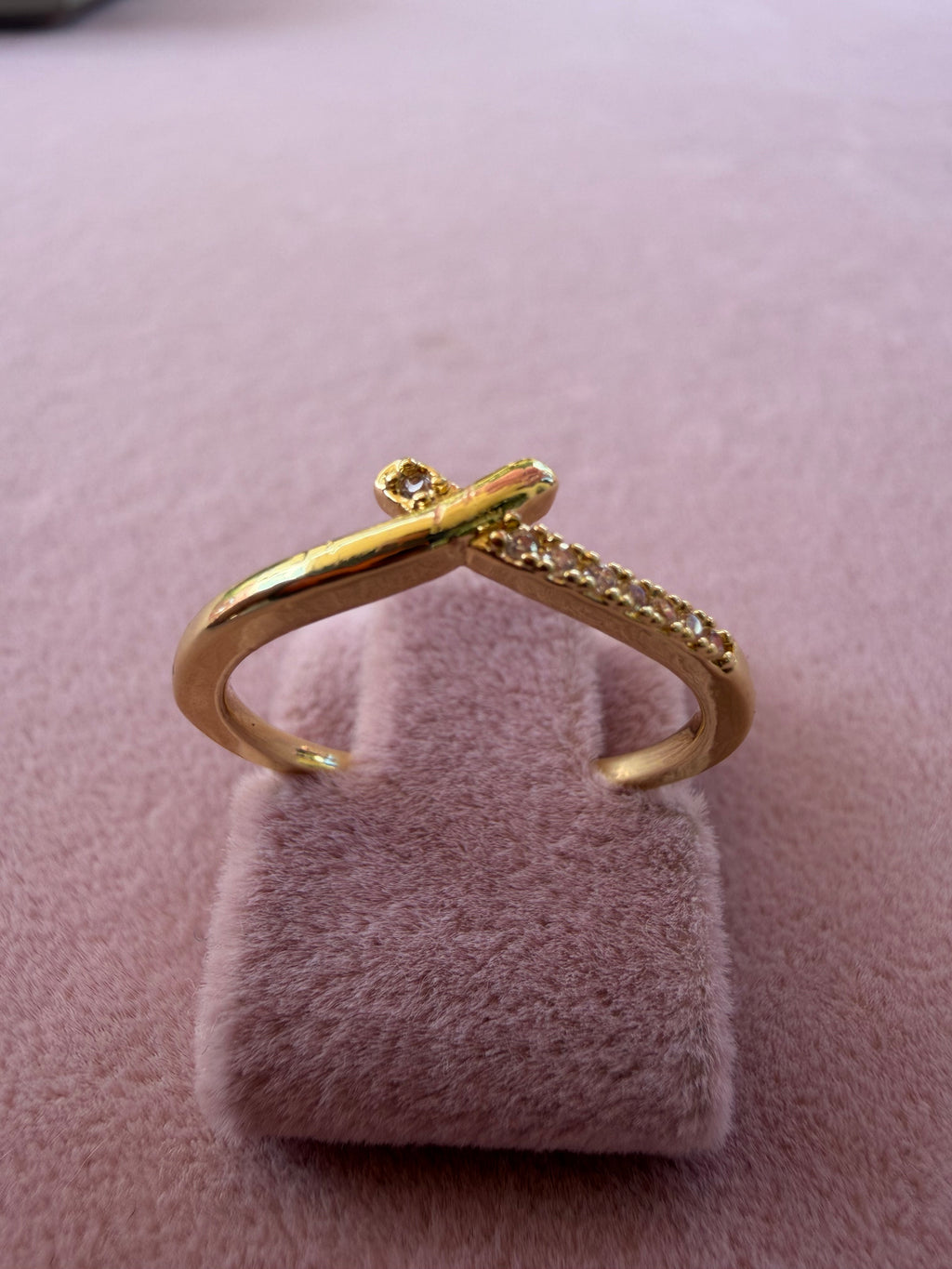 Golden Crossline Zircon Ring