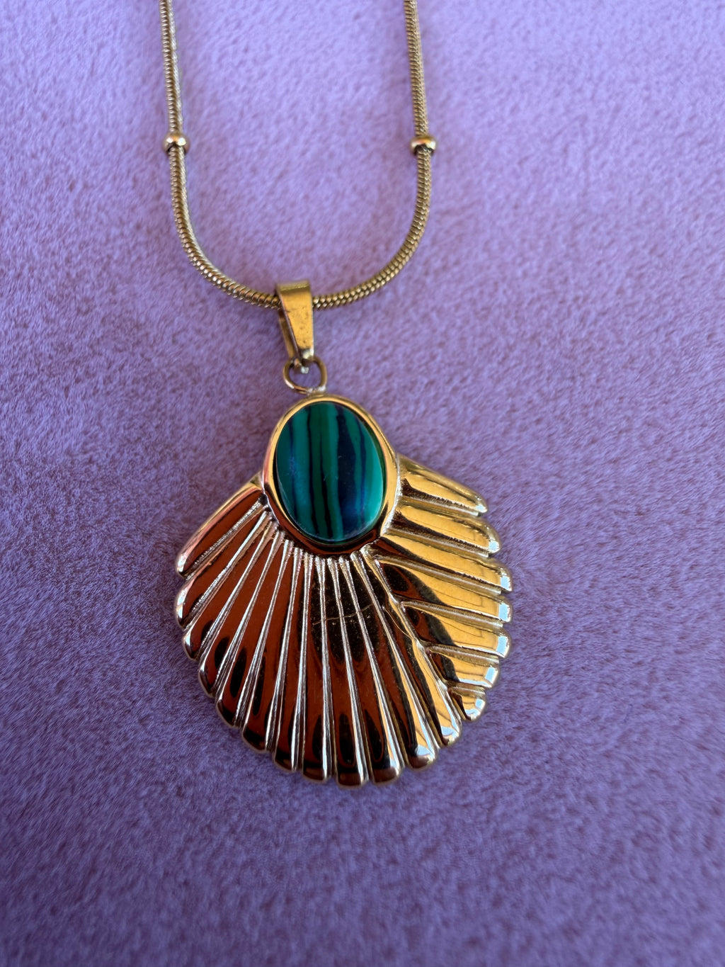 Gold Shell Fan Pendant Necklace with Malachite Stone Center