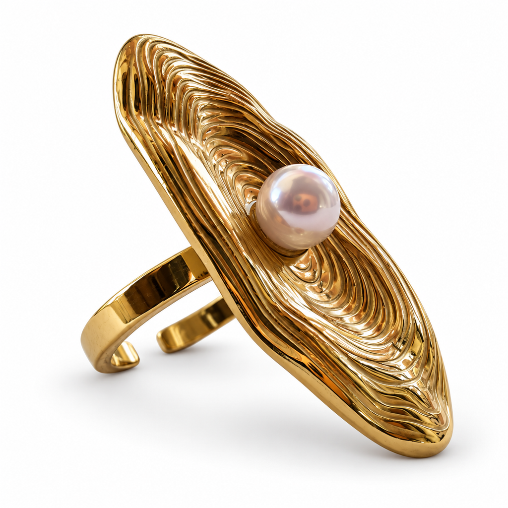 Gold Swirl Pearl Ring side view