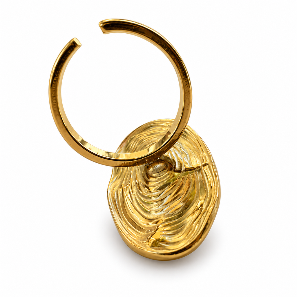 Gold Swirl Pearl Ring back view